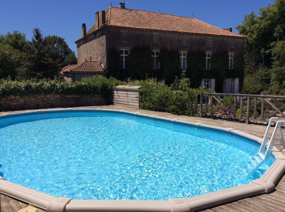 The Gatehouse At The Old Forge Villa Feuillade Luaran gambar